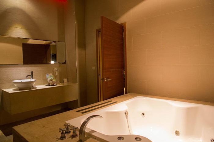 Lu Kang Villa Spa Луган Экстерьер фото